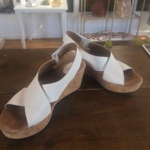 Clarks Wedge Sandal, White Leather, Size 10, GUC